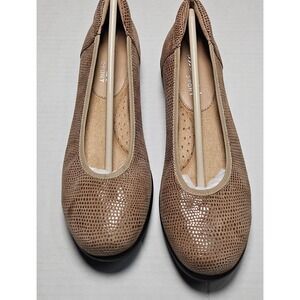 Vaneli Sport Donia Taupe E Printed Leather Ballet Wedge Pumps Women's 7.5 Wide